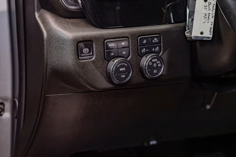 2025 Chevrolet Silverado 1500 RST Crew Cab Image 16