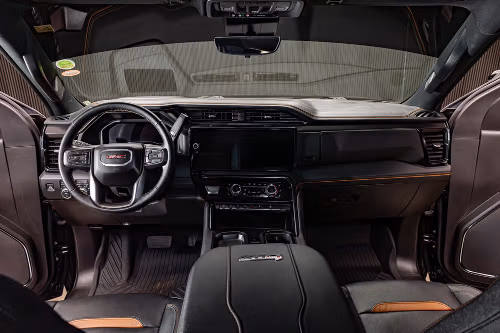 2024 GMC Sierra 2500HD AT4 Crew Cab Image 18