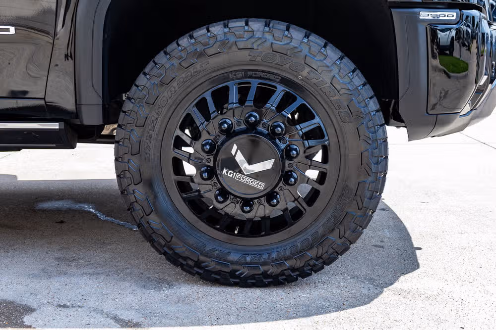 2024 GMC Sierra 3500HD Denali Ultimate Crew Cab Image 12