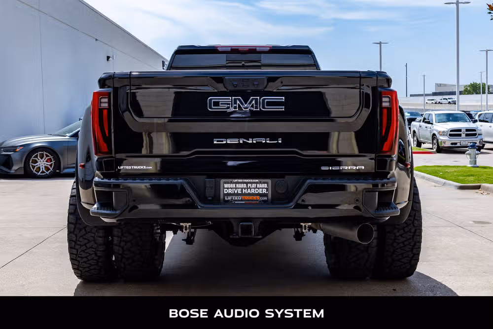 2024 GMC Sierra 3500HD Denali Ultimate Crew Cab Image 8