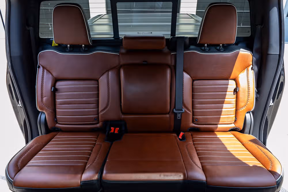 2024 GMC Sierra 3500HD Denali Ultimate Crew Cab Image 36