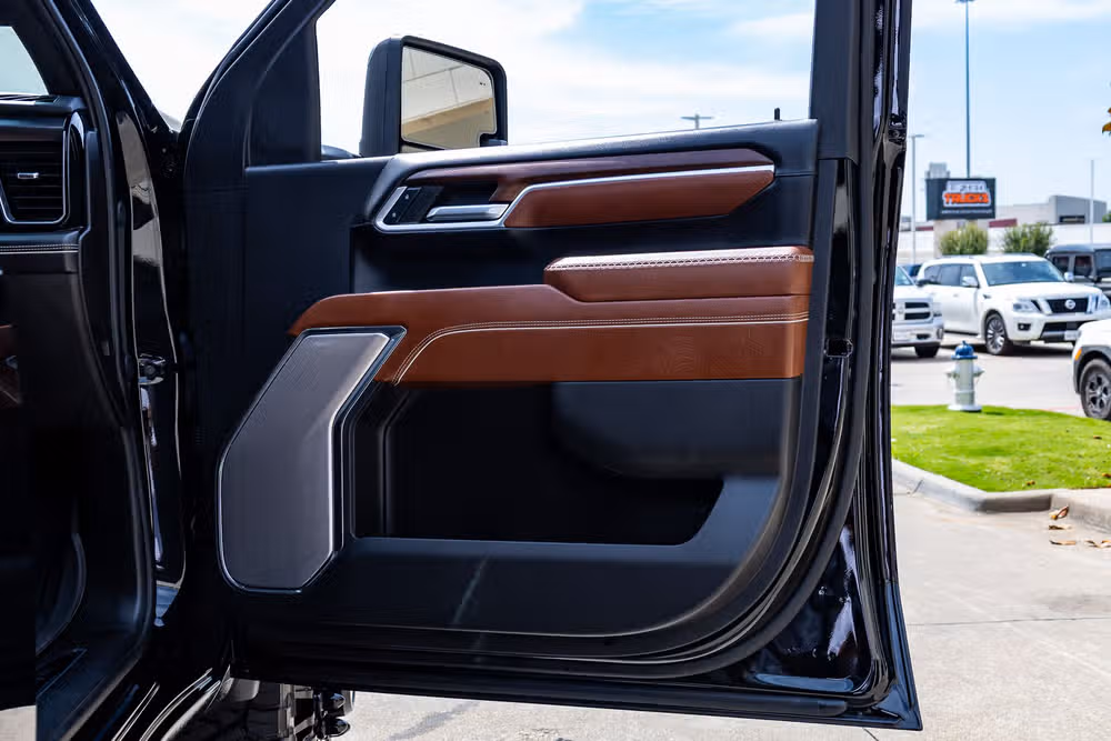 2024 GMC Sierra 3500HD Denali Ultimate Crew Cab Image 38