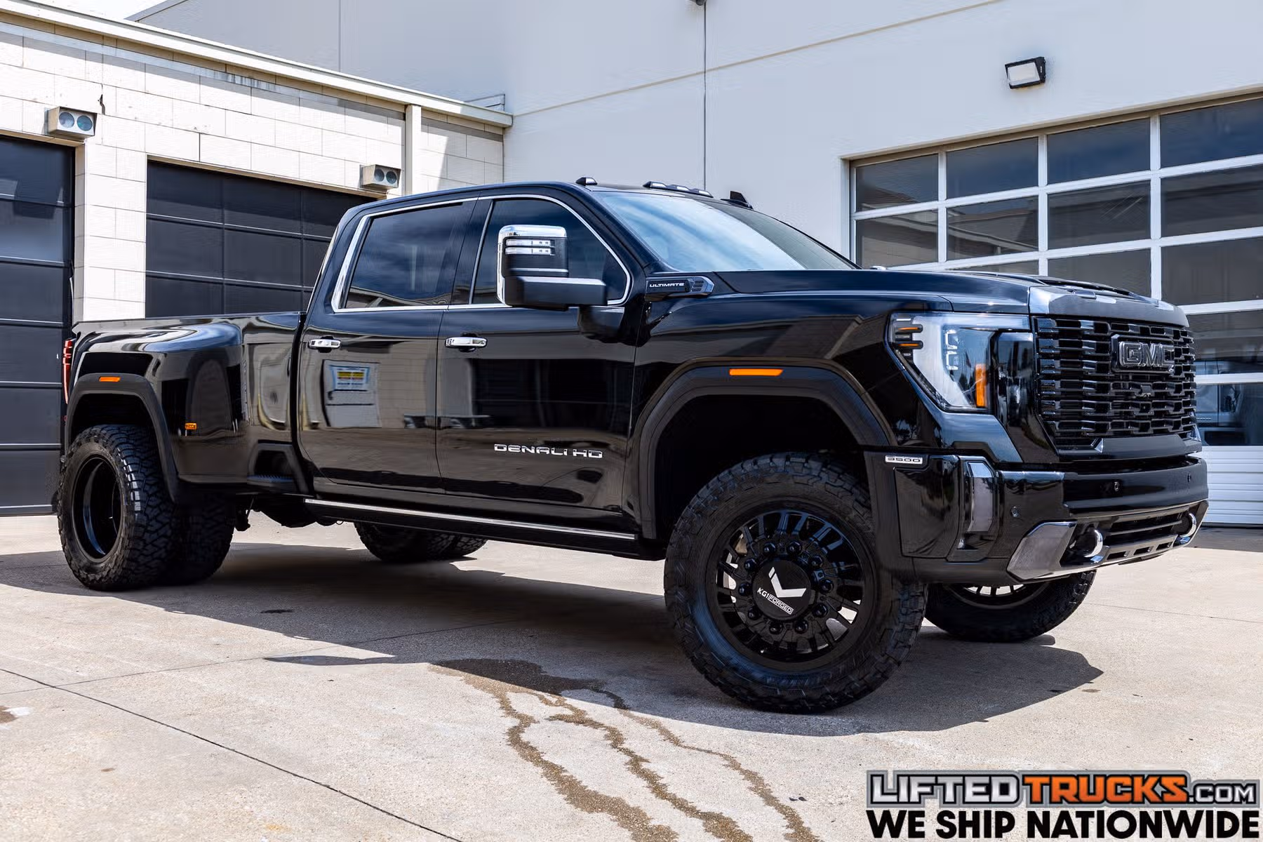 2024 GMC Sierra 3500HD Denali Ultimate Crew Cab Image 1