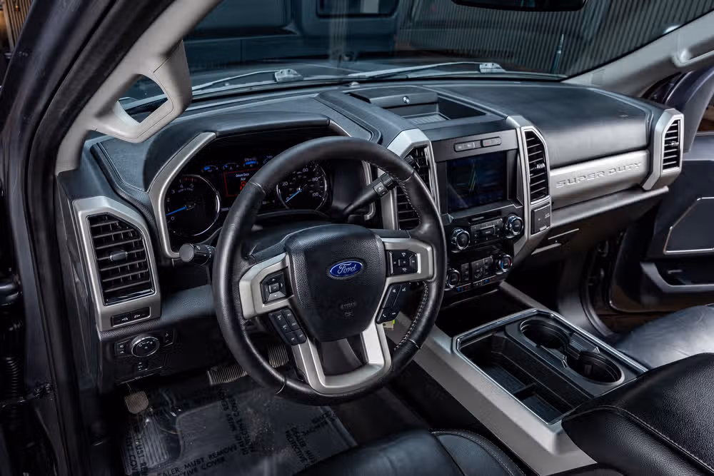 2021 Ford F-250 Super Duty Lariat Crew Cab Image 17