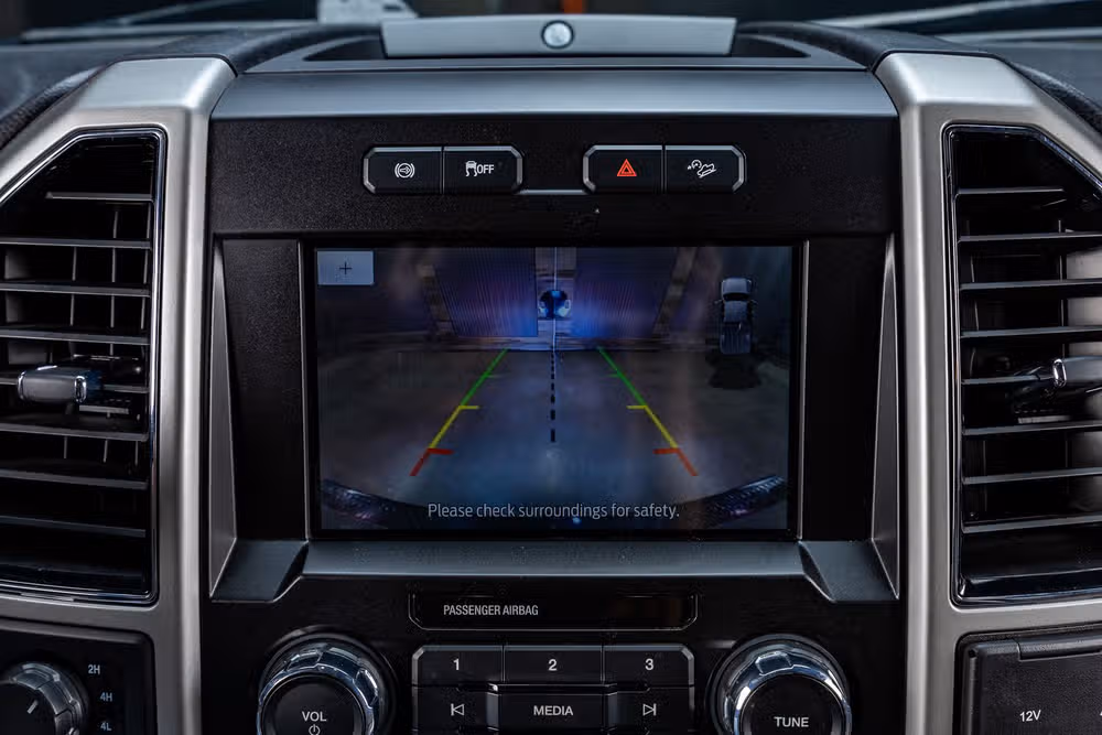 2021 Ford F-250 Super Duty Lariat Crew Cab Image 25