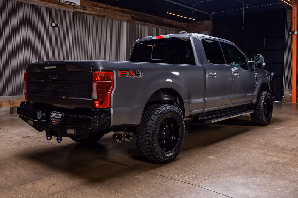 2021 Ford F-250 Super Duty Lariat Crew Cab Image 10