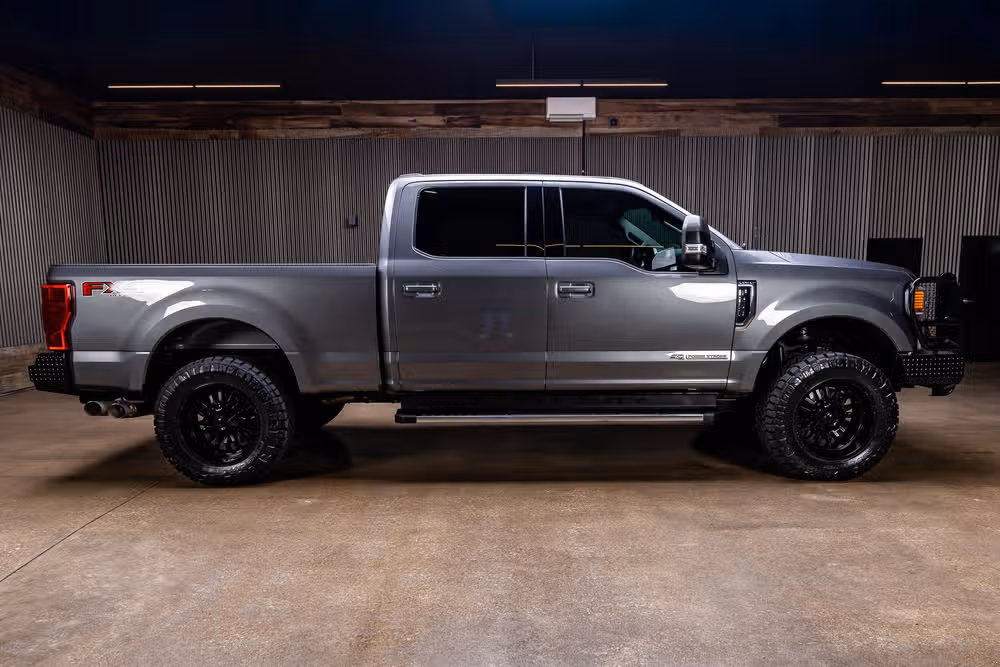2021 Ford F-250 Super Duty Lariat Crew Cab Image 11