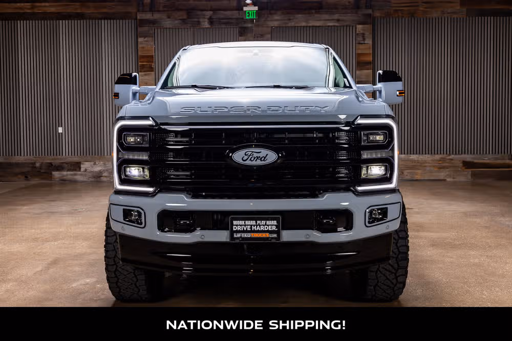 2026 Ford F-250 Super Duty Platinum Plus Crew Cab Image 4