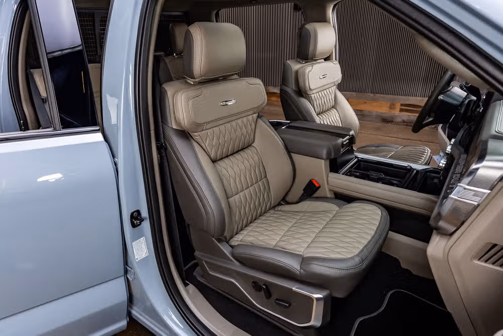 2026 Ford F-250 Super Duty Platinum Plus Crew Cab Image 32
