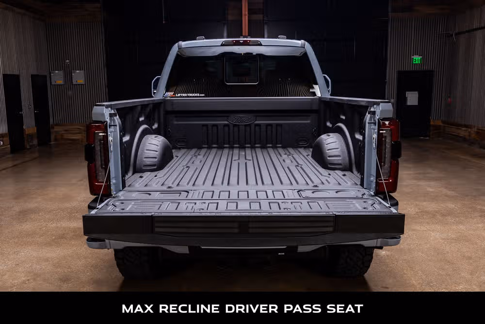 2026 Ford F-250 Super Duty Platinum Plus Crew Cab Image 9