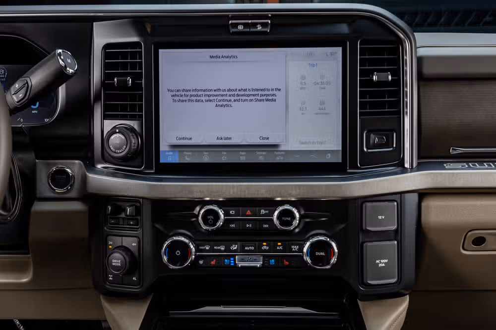 2026 Ford F-250 Super Duty Platinum Plus Crew Cab Image 24