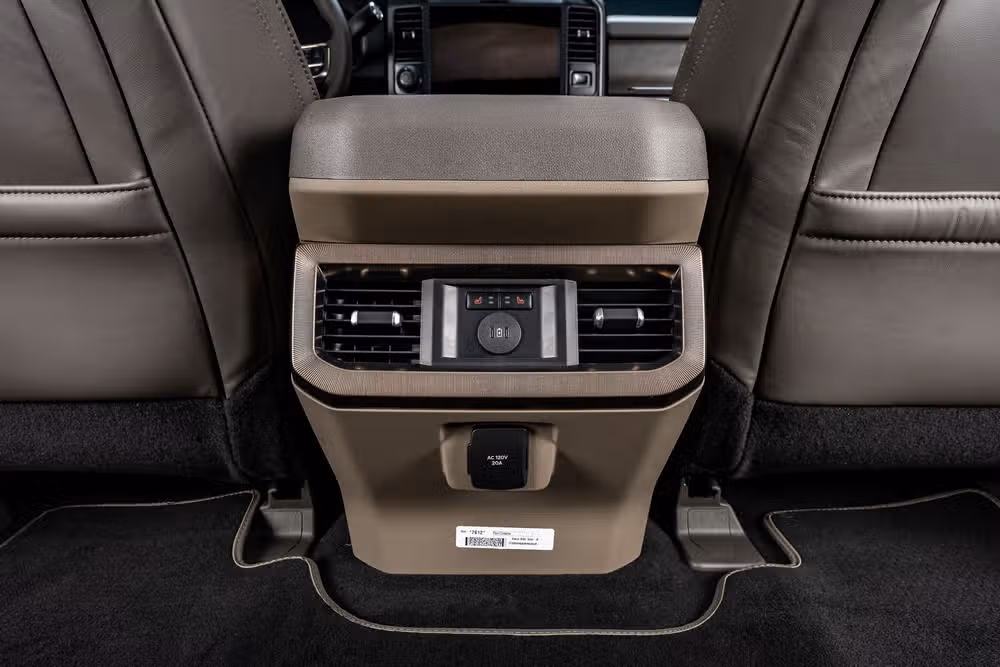 2026 Ford F-250 Super Duty Platinum Plus Crew Cab Image 34
