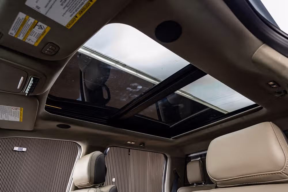2026 Ford F-250 Super Duty Platinum Plus Crew Cab Image 31