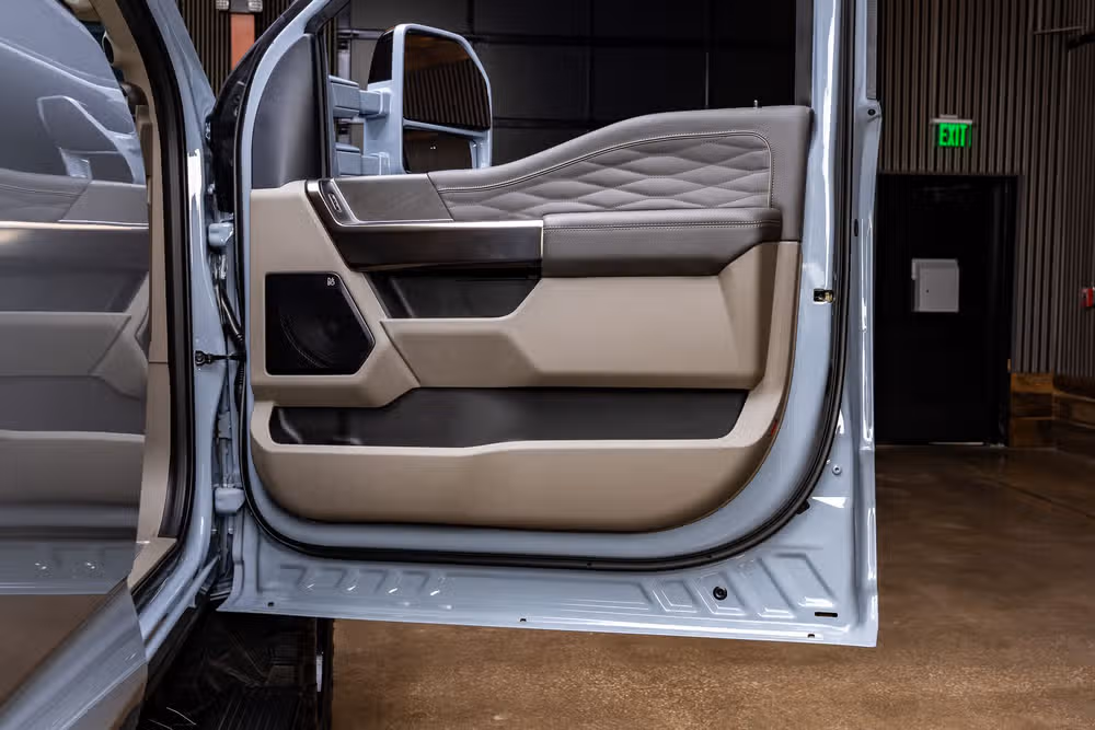 2026 Ford F-250 Super Duty Platinum Plus Crew Cab Image 38