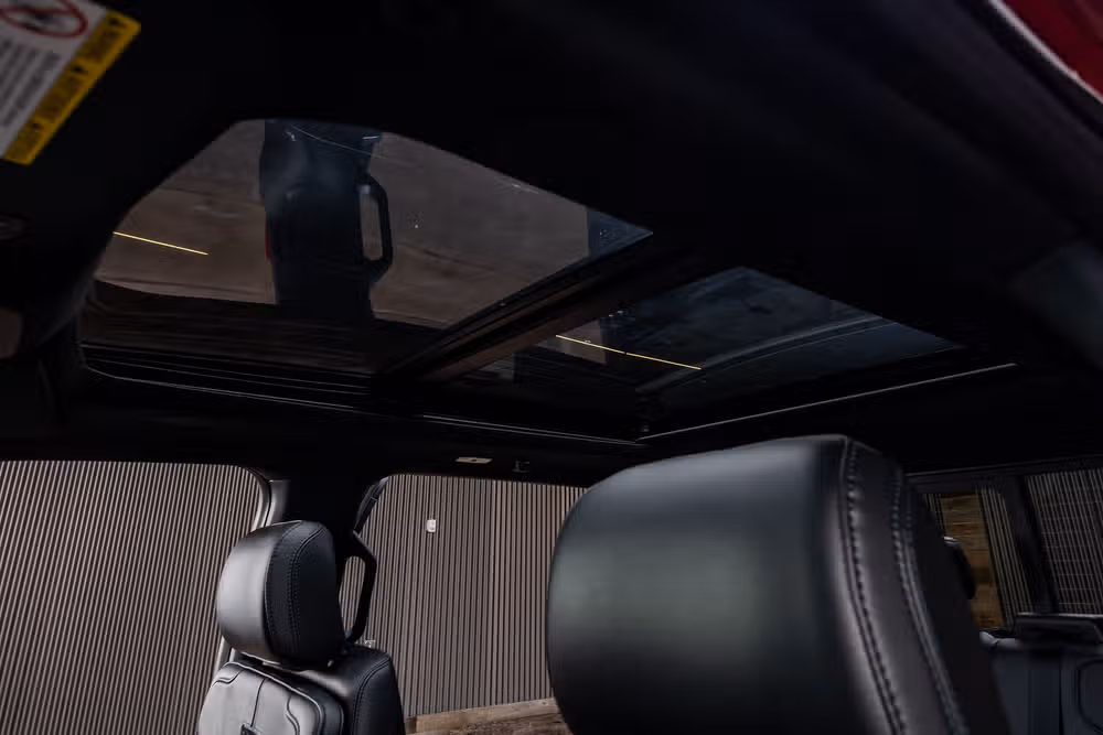 2026 Ford F-250 Super Duty Platinum Crew Cab Image 32