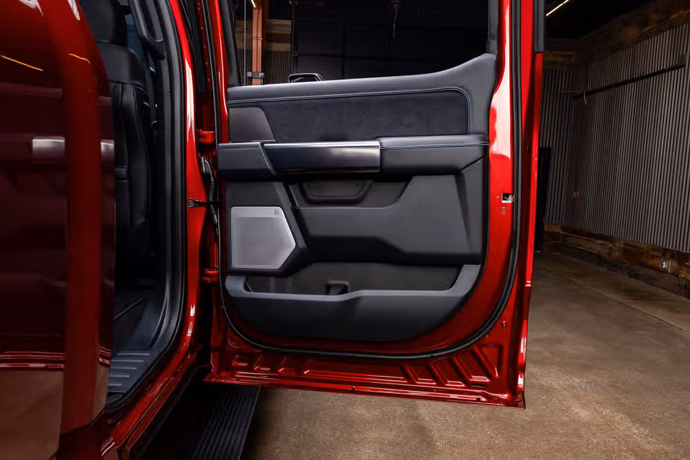 2026 Ford F-250 Super Duty Platinum Crew Cab Image 41