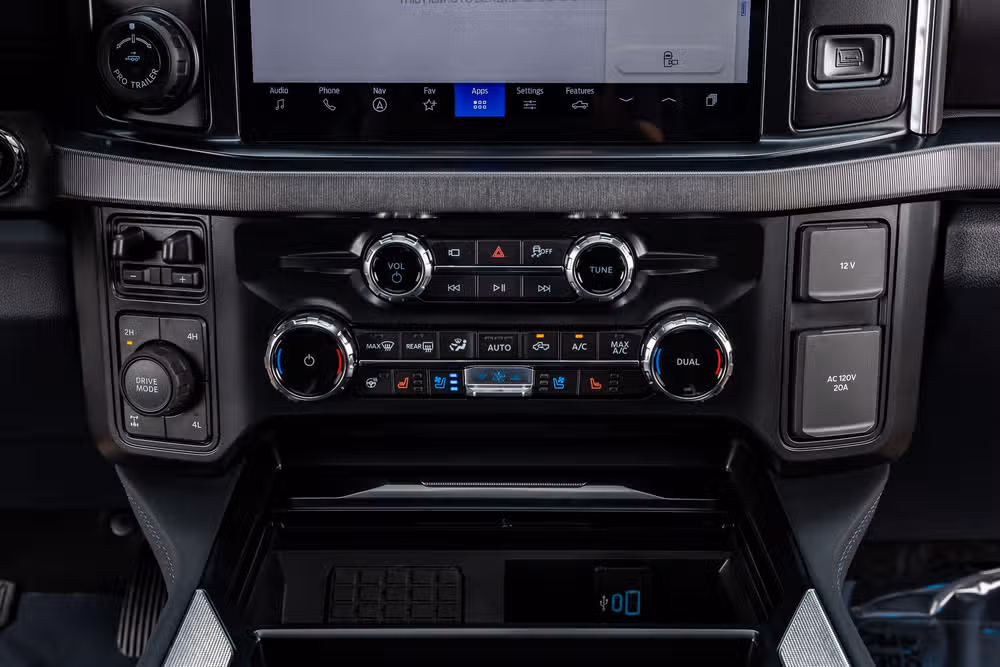 2026 Ford F-250 Super Duty Platinum Crew Cab Image 28