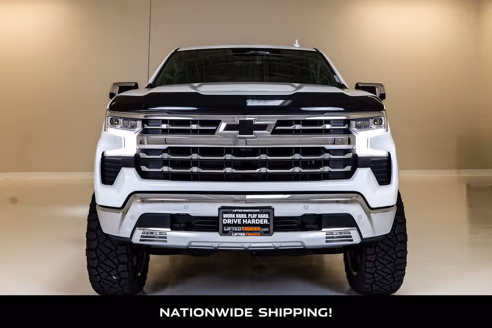 2022 Chevrolet Silverado 1500 LTZ Crew Cab Image 4