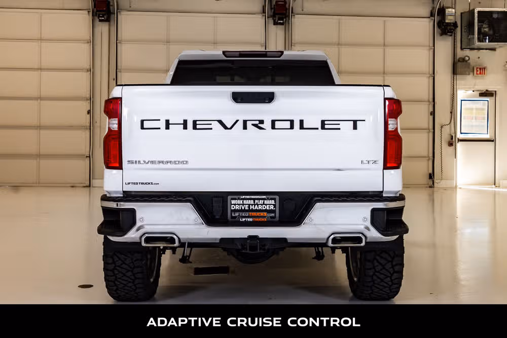 2022 Chevrolet Silverado 1500 LTZ Crew Cab Image 8