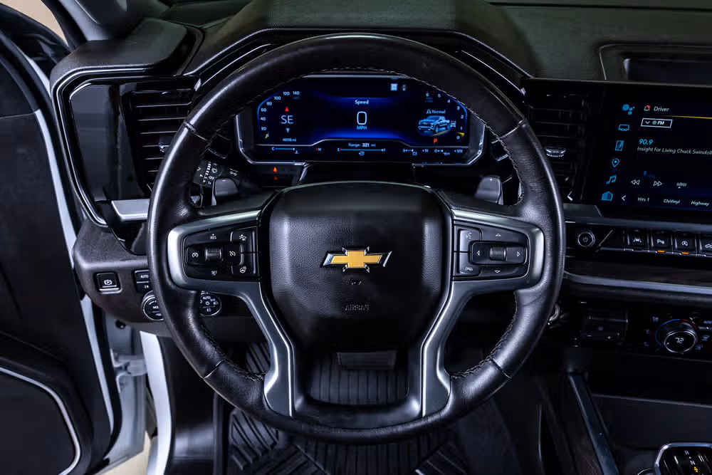2022 Chevrolet Silverado 1500 LTZ Crew Cab Image 18