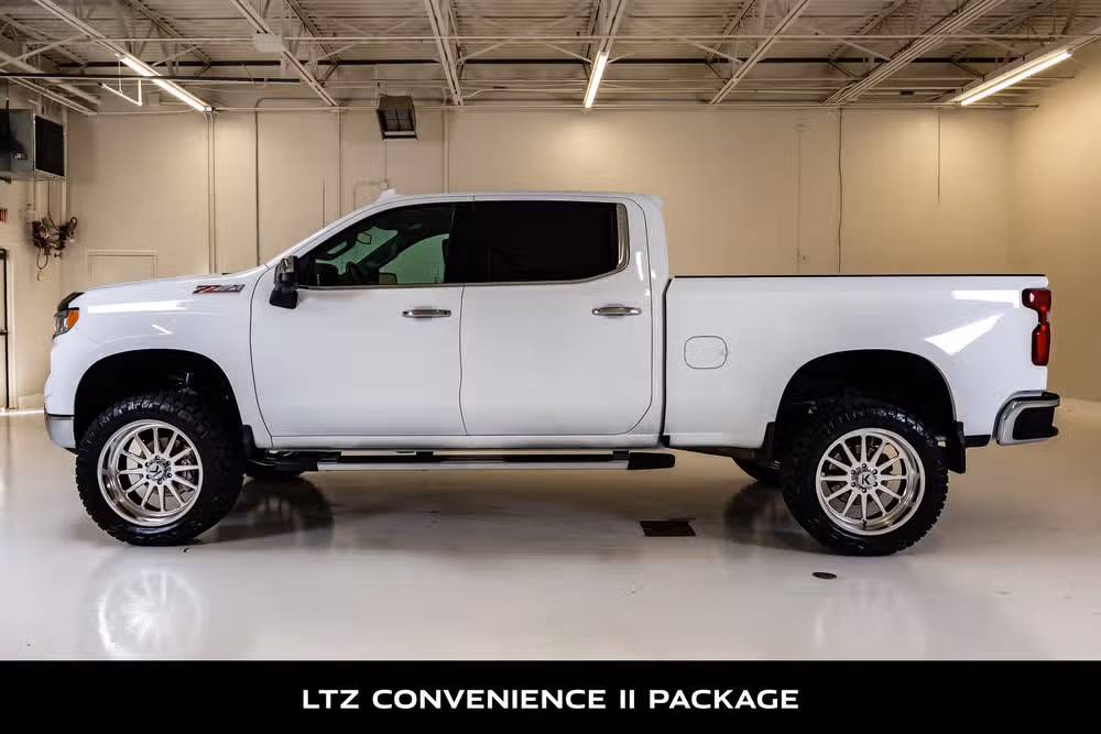 2022 Chevrolet Silverado 1500 LTZ Crew Cab Image 6