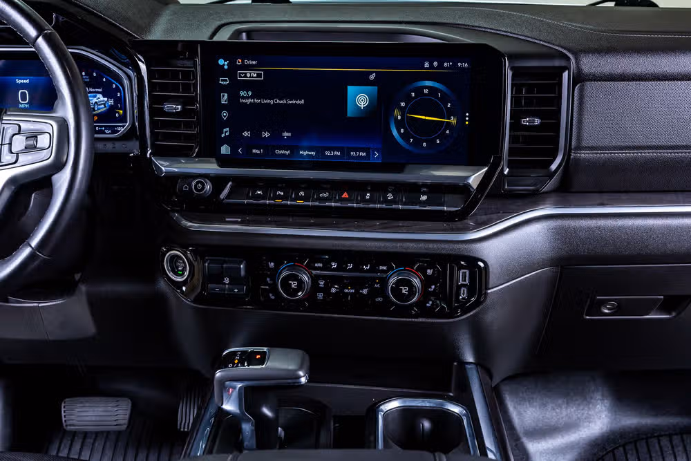 2022 Chevrolet Silverado 1500 LTZ Crew Cab Image 23