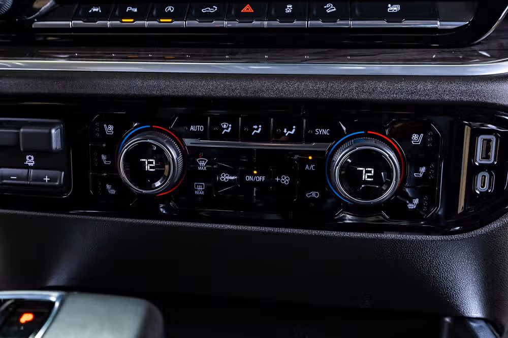 2022 Chevrolet Silverado 1500 LTZ Crew Cab Image 26
