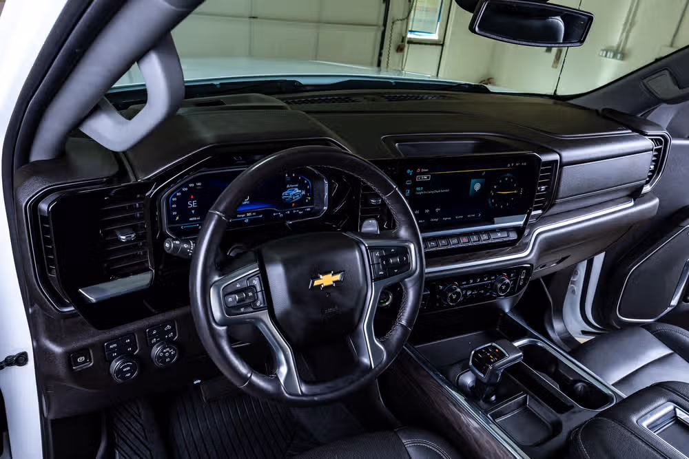 2022 Chevrolet Silverado 1500 LTZ Crew Cab Image 16