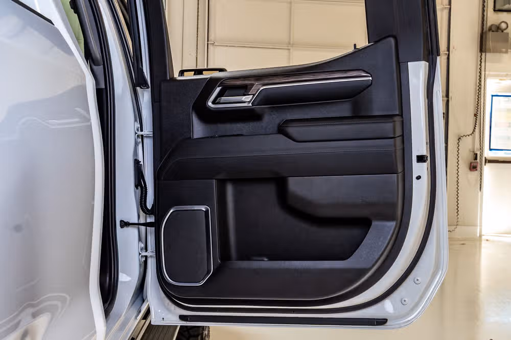 2022 Chevrolet Silverado 1500 LTZ Crew Cab Image 38