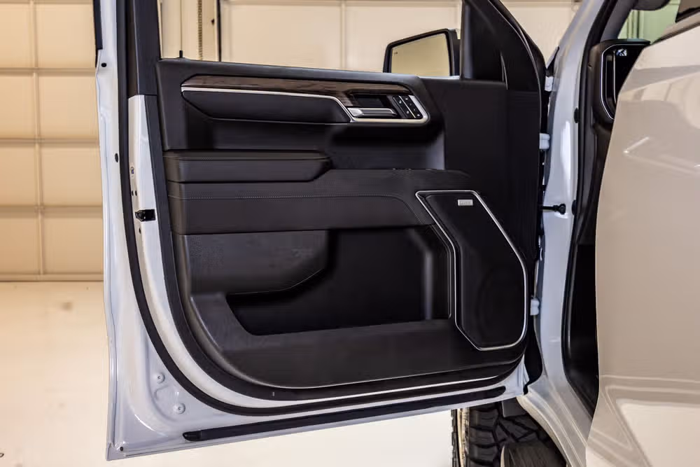 2022 Chevrolet Silverado 1500 LTZ Crew Cab Image 35