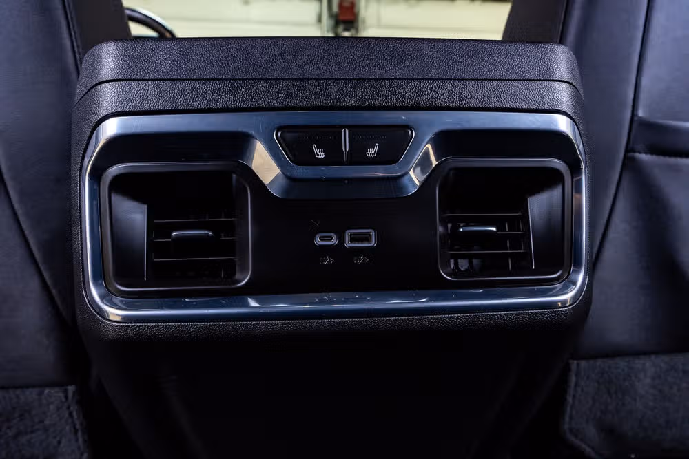 2022 Chevrolet Silverado 1500 LTZ Crew Cab Image 32