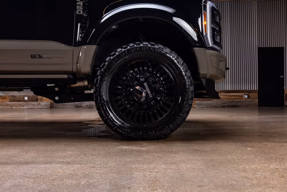 2026 Ford F-450 Super Duty King Ranch Crew Cab Image 12
