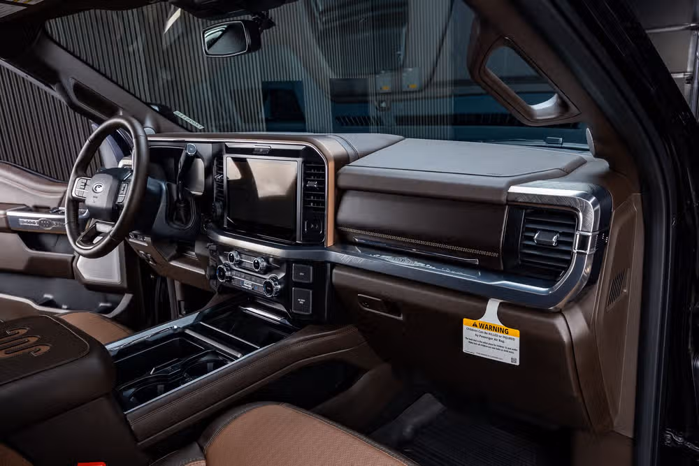 2026 Ford F-450 Super Duty King Ranch Crew Cab Image 18