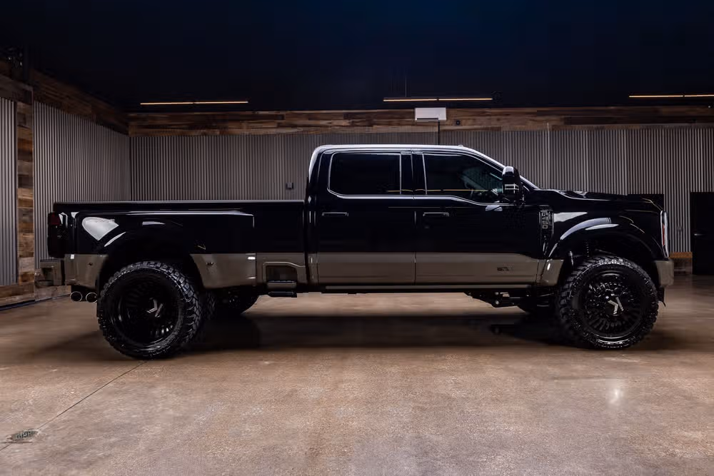 2026 Ford F-450 Super Duty King Ranch Crew Cab Image 11