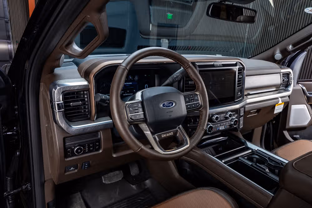 2026 Ford F-450 Super Duty King Ranch Crew Cab Image 17