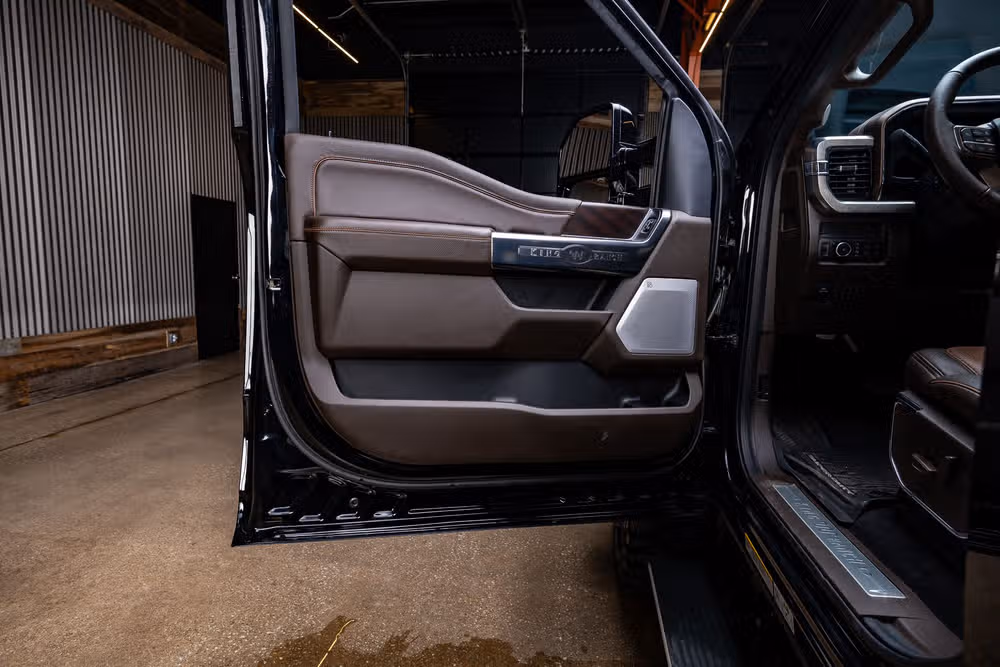 2026 Ford F-450 Super Duty King Ranch Crew Cab Image 38