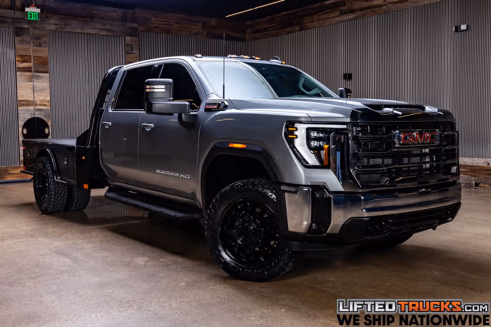 2026 GMC Sierra 3500HD CC SLE Chassis Crew Cab Image 1