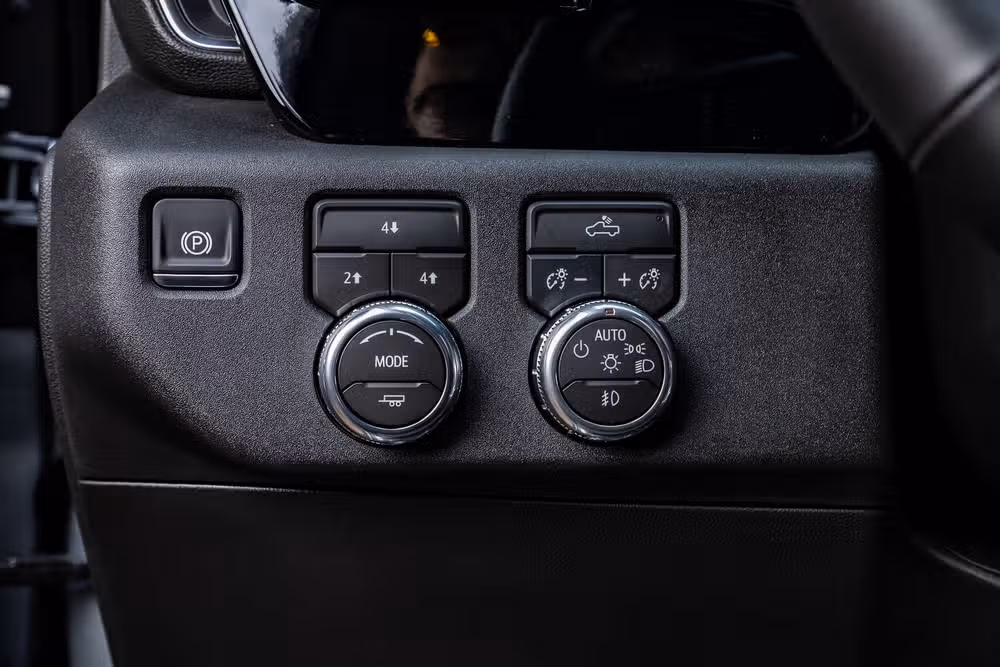2026 GMC Sierra 3500HD CC SLE Chassis Crew Cab Image 21
