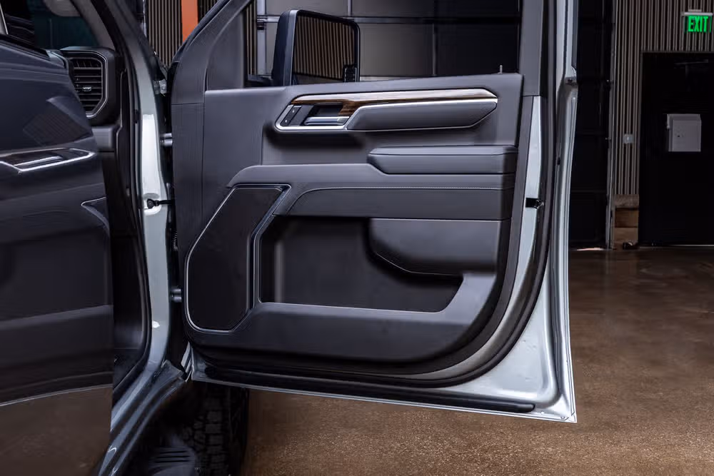 2026 GMC Sierra 3500HD CC SLE Chassis Crew Cab Image 36
