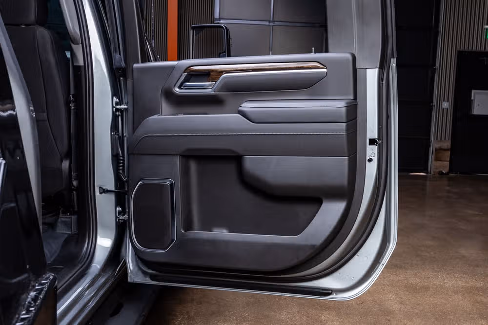 2026 GMC Sierra 3500HD CC SLE Chassis Crew Cab Image 38