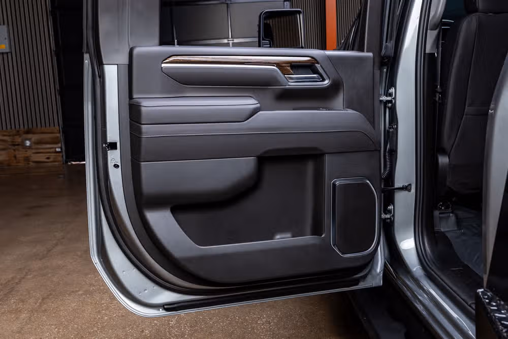 2026 GMC Sierra 3500HD CC SLE Chassis Crew Cab Image 37