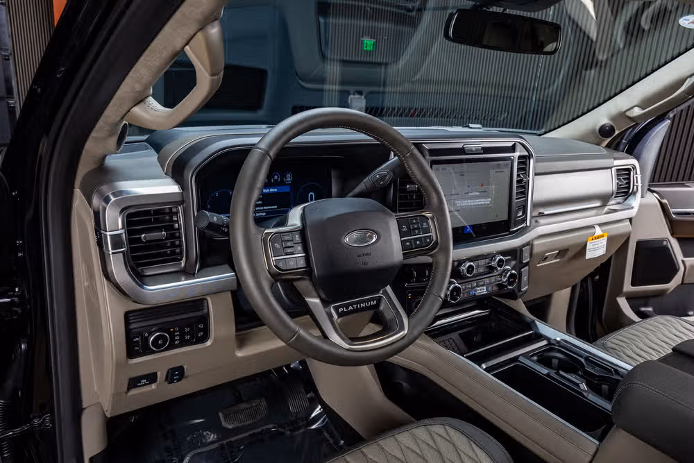 2026 Ford F-250 Super Duty Platinum Plus Crew Cab Image 17