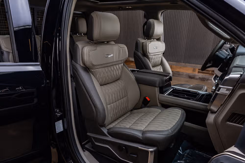 2026 Ford F-250 Super Duty Platinum Plus Crew Cab Image 33