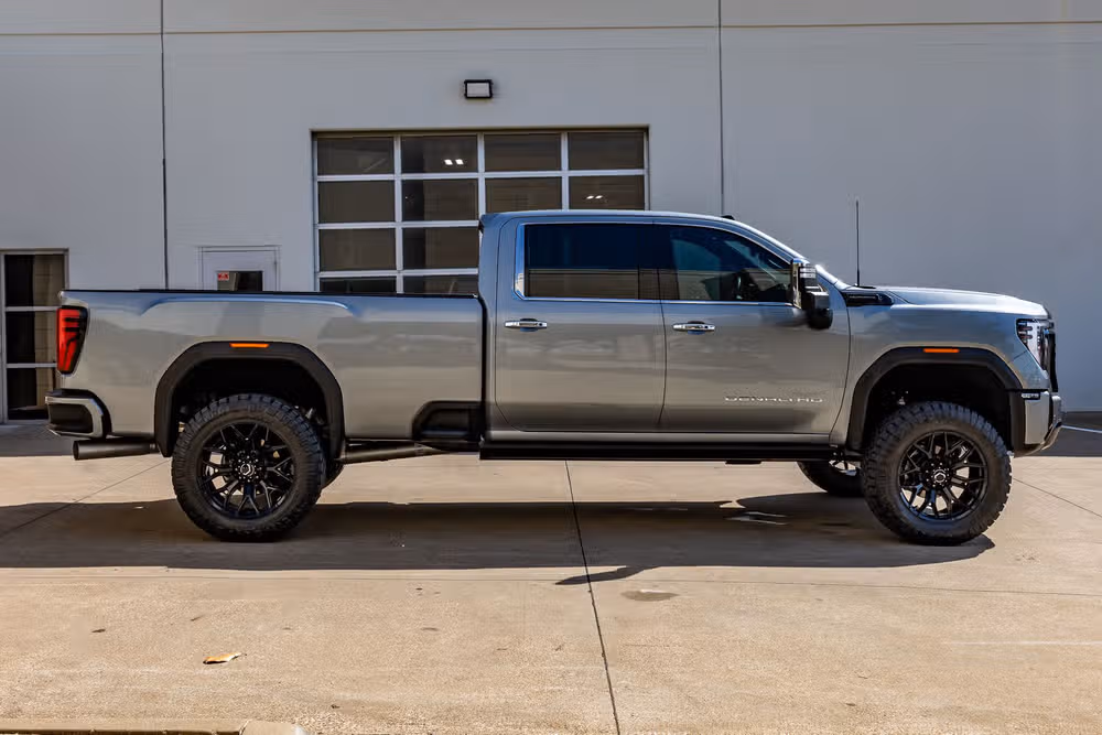 2024 GMC Sierra 3500HD Denali Ultimate Crew Cab Image 11