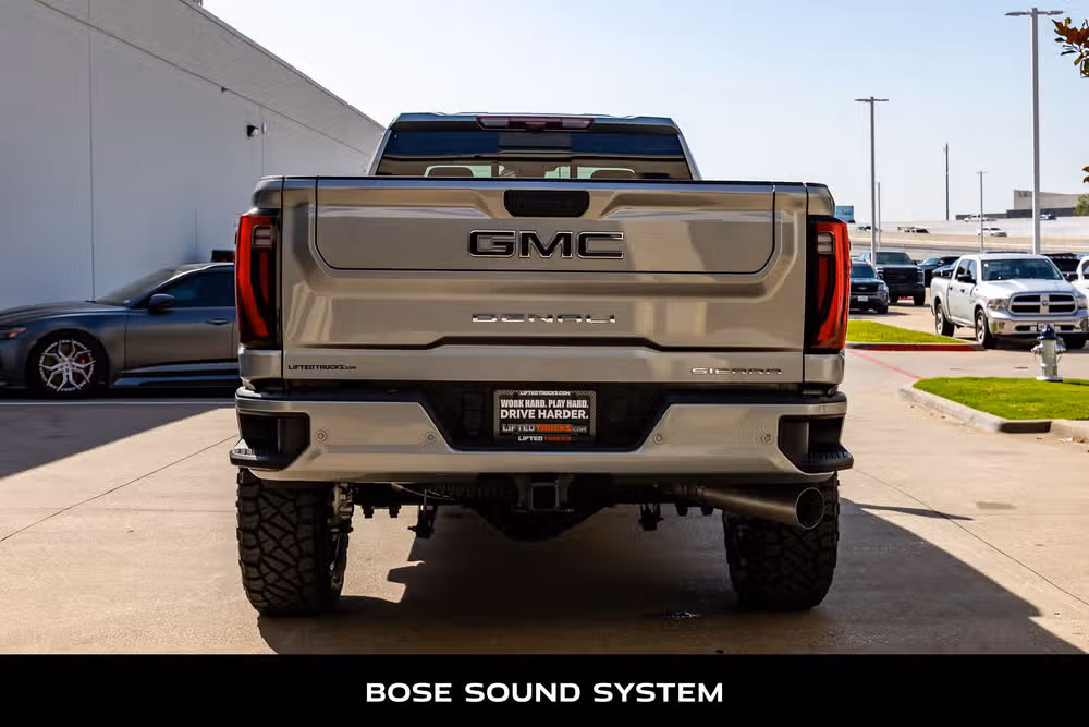 2024 GMC Sierra 3500HD Denali Ultimate Crew Cab Image 8