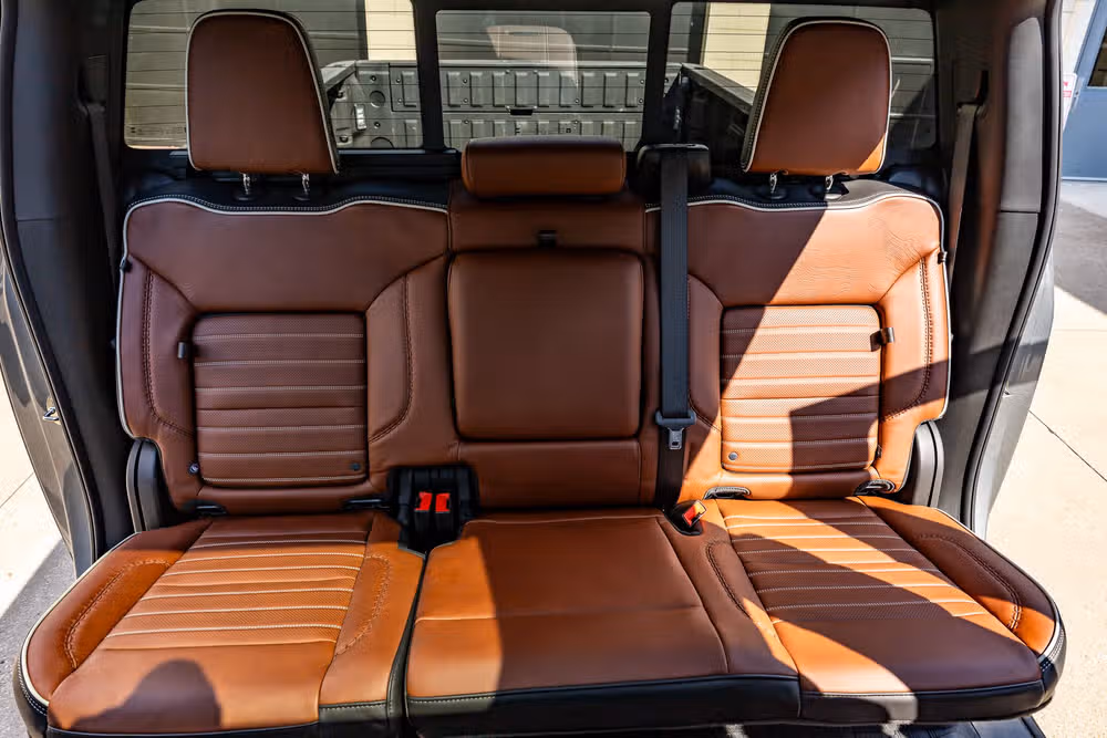 2024 GMC Sierra 3500HD Denali Ultimate Crew Cab Image 36