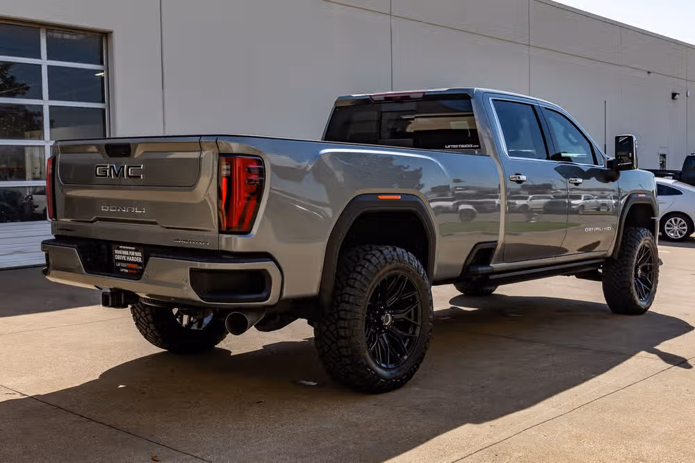 2024 GMC Sierra 3500HD Denali Ultimate Crew Cab Image 10