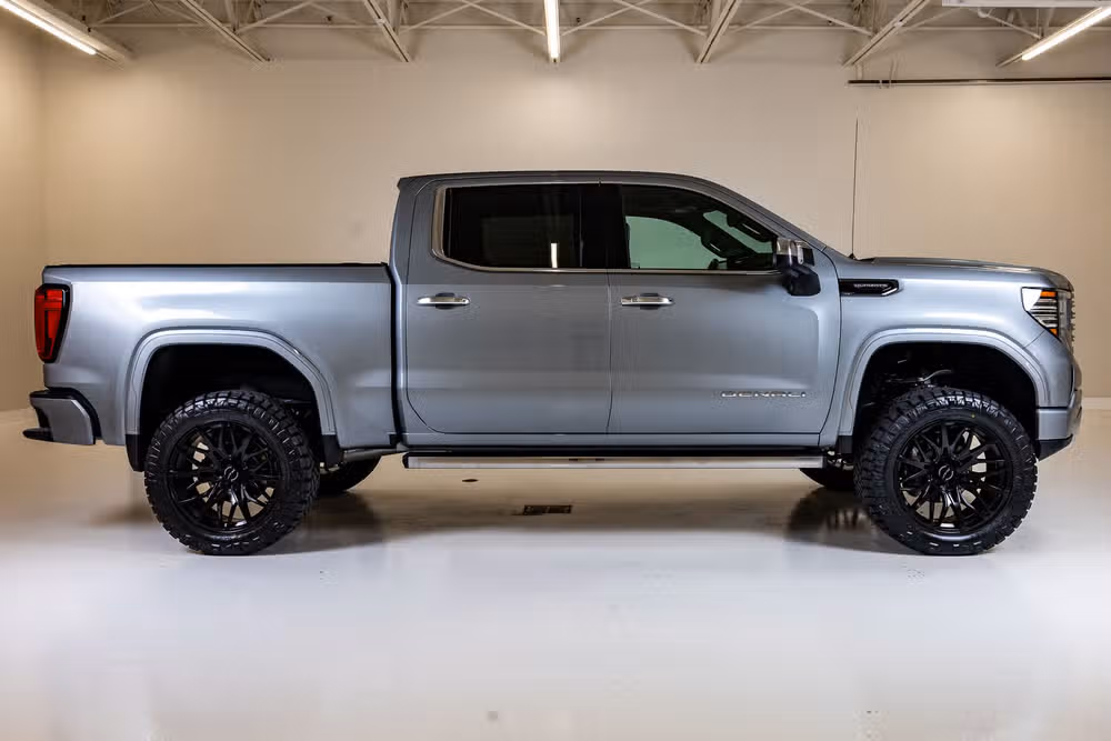 2025 GMC Sierra 1500 Denali Ultimate Crew Cab Image 11