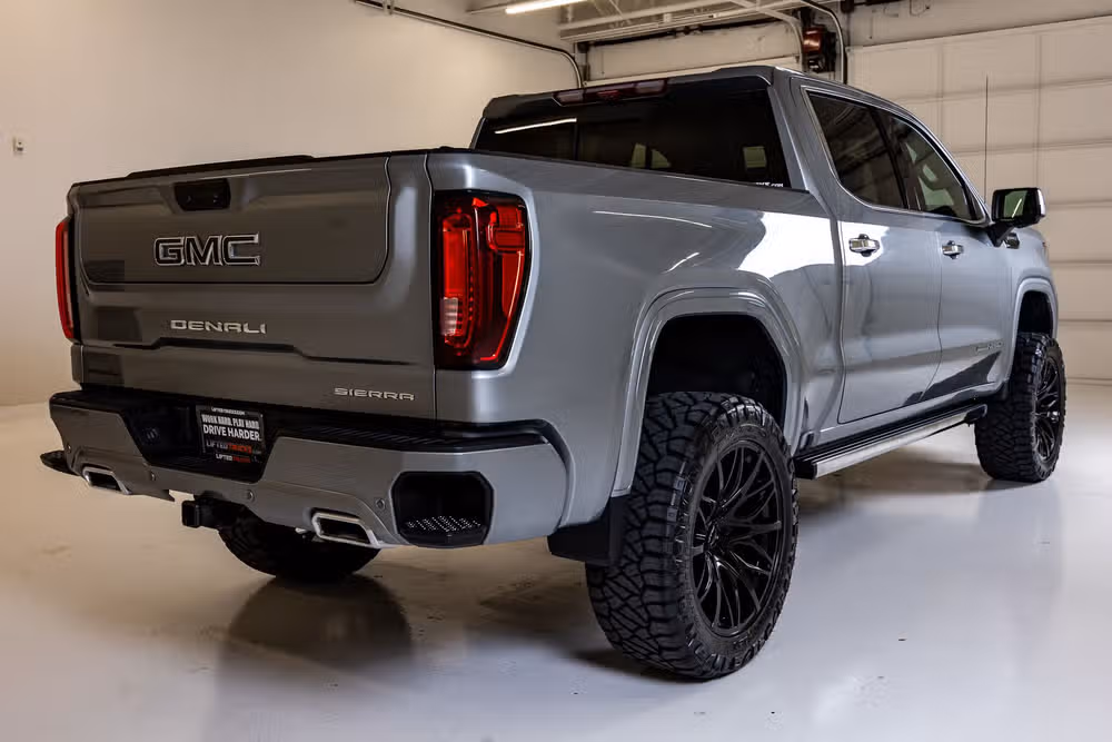 2025 GMC Sierra 1500 Denali Ultimate Crew Cab Image 10