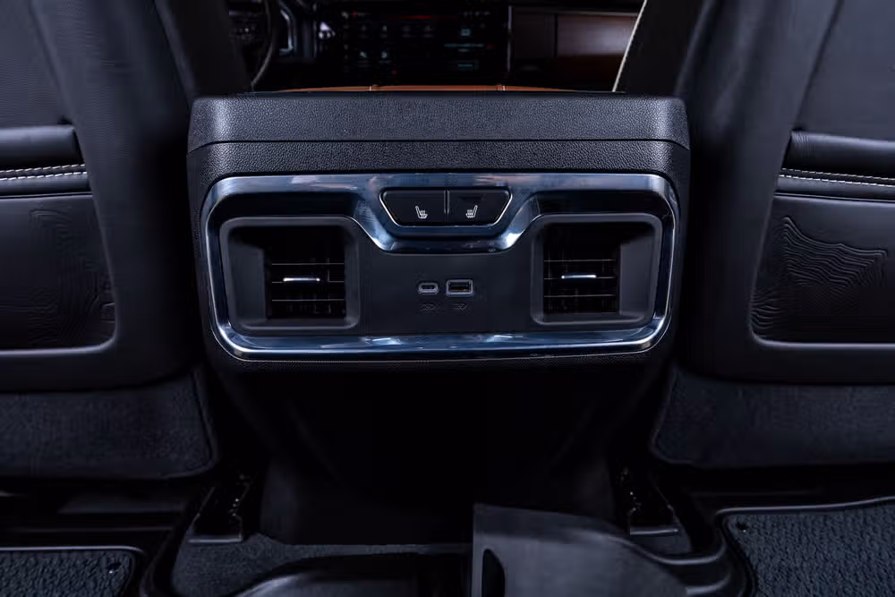 2025 GMC Sierra 1500 Denali Ultimate Crew Cab Image 34